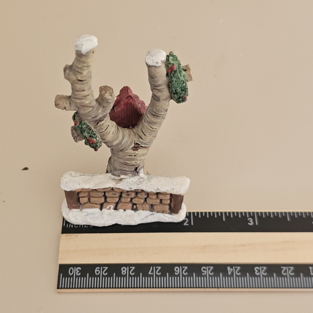 2 Lemax Christmas Outhouse & Tree Figurines 3" Red Resin Snow Wreath Decor - Picture 8 of 8